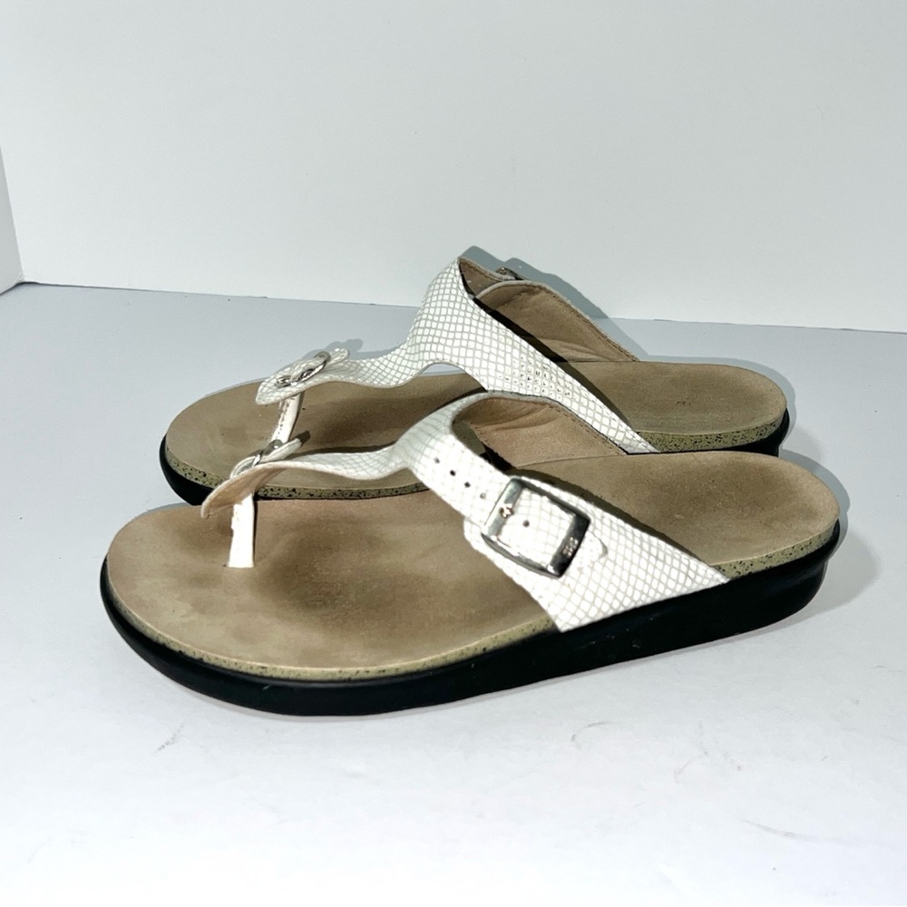 SAS Sanibel Thong Sandals White‎ Snake Skin Print Women's 10M Comfort Low Wedge